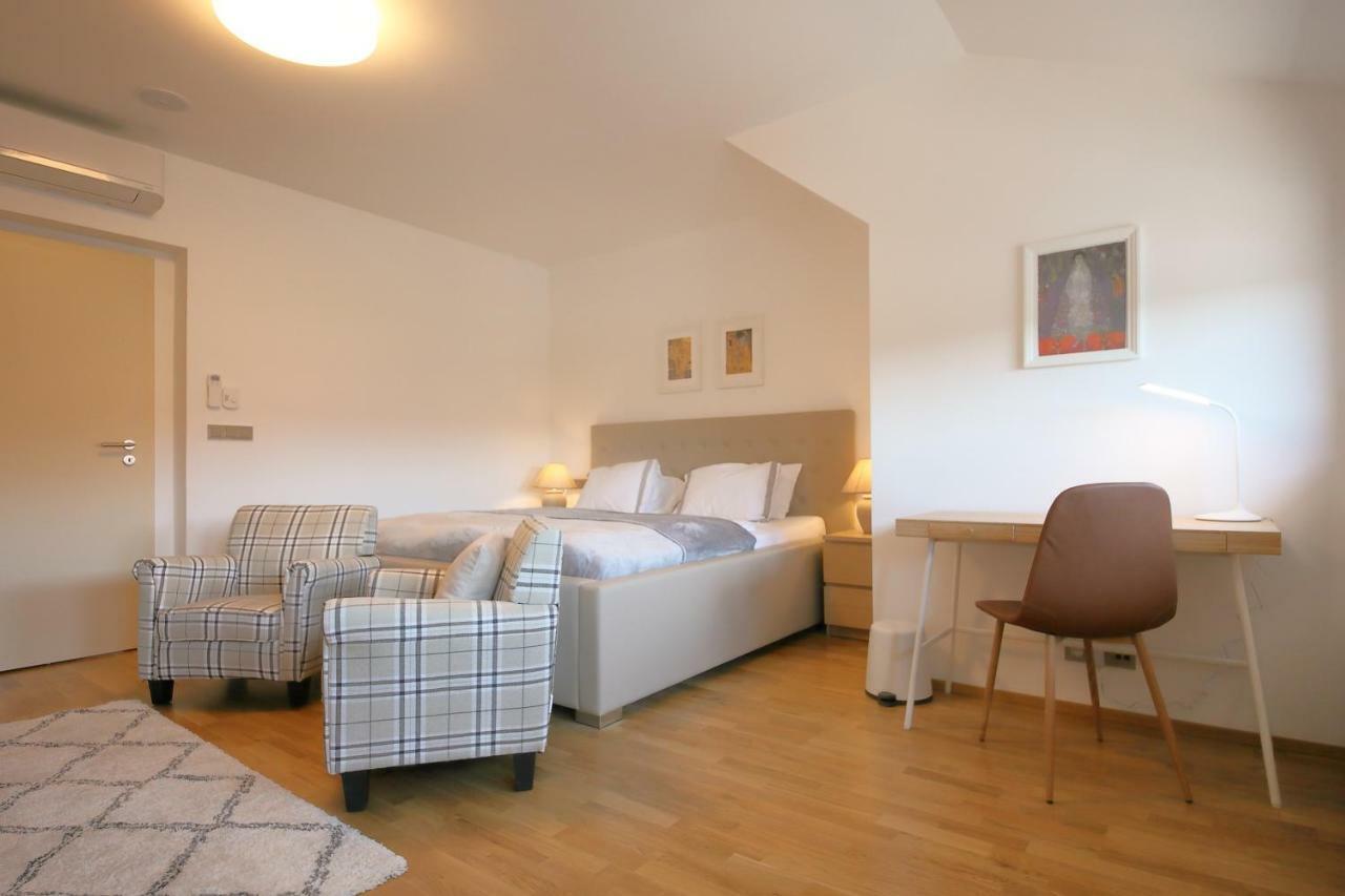 Prague Expat House Apartment Exterior photo